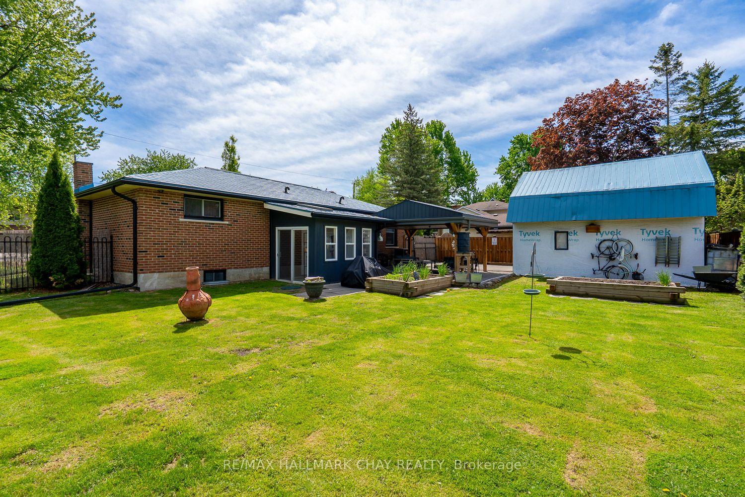 Photo 8 of 314 Centre Street N, New Tecumseth, Beeton — HOMEH