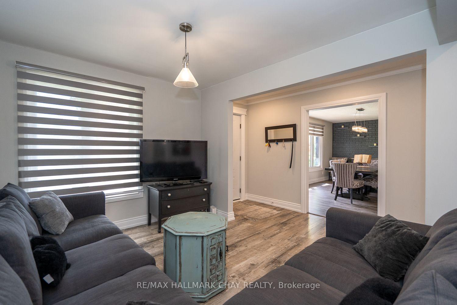 Photo 14 of 314 Centre Street N, New Tecumseth, Beeton — HOMEH