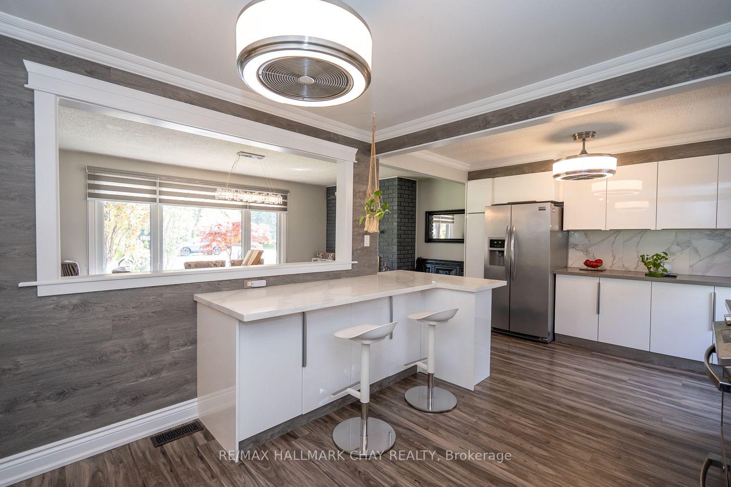 Photo 25 of 314 Centre Street N, New Tecumseth, Beeton — HOMEH