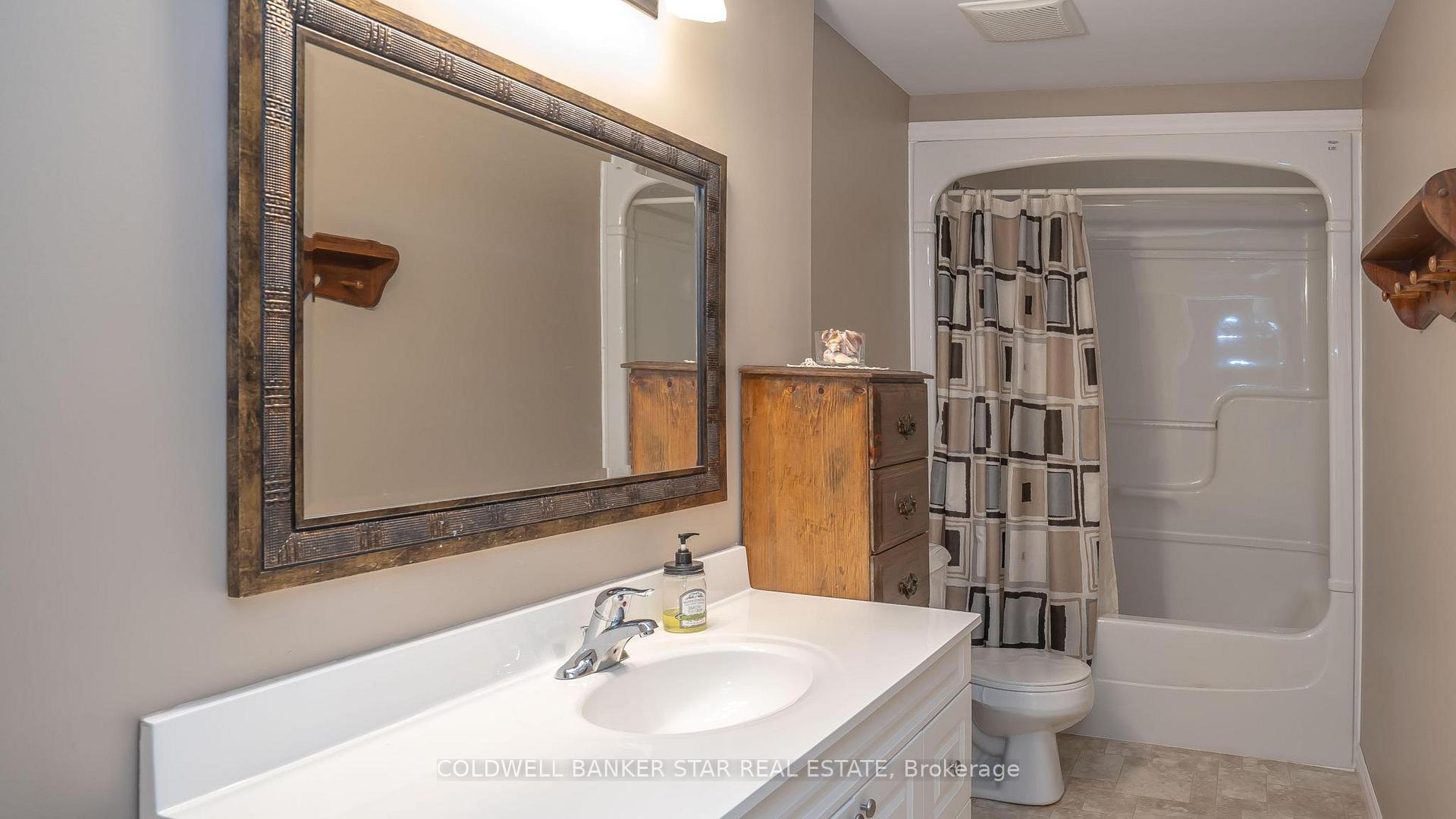 Photo 18 of 1 Hamilton Street, North Middlesex, Alisa Craig — HOMEH
