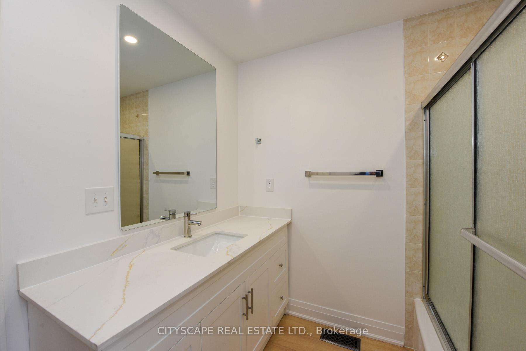 Photo 16 of 1631 Gowling Terrace, Milton, Clarke — HOMEH