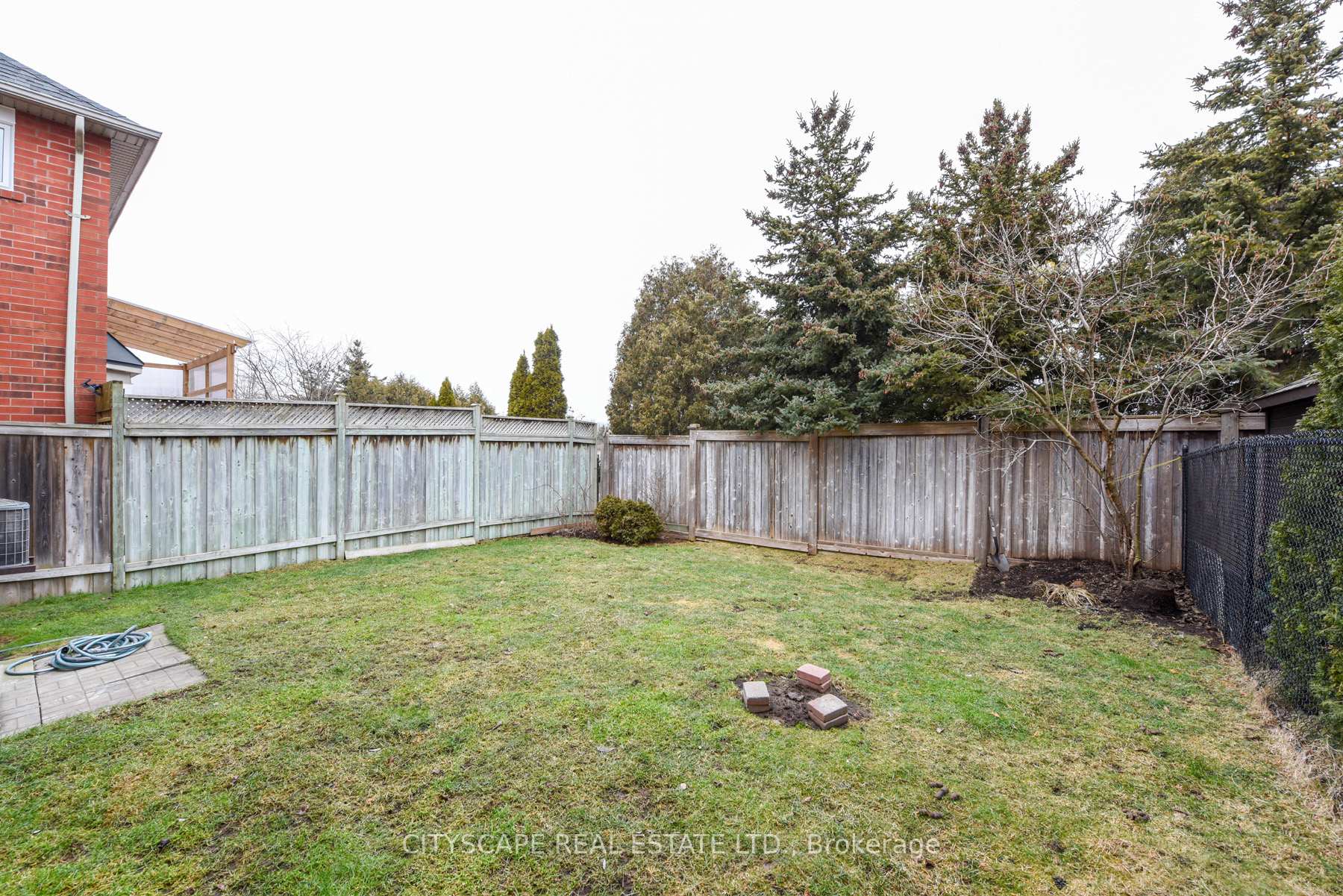 Photo 20 of 1631 Gowling Terrace, Milton, Clarke — HOMEH