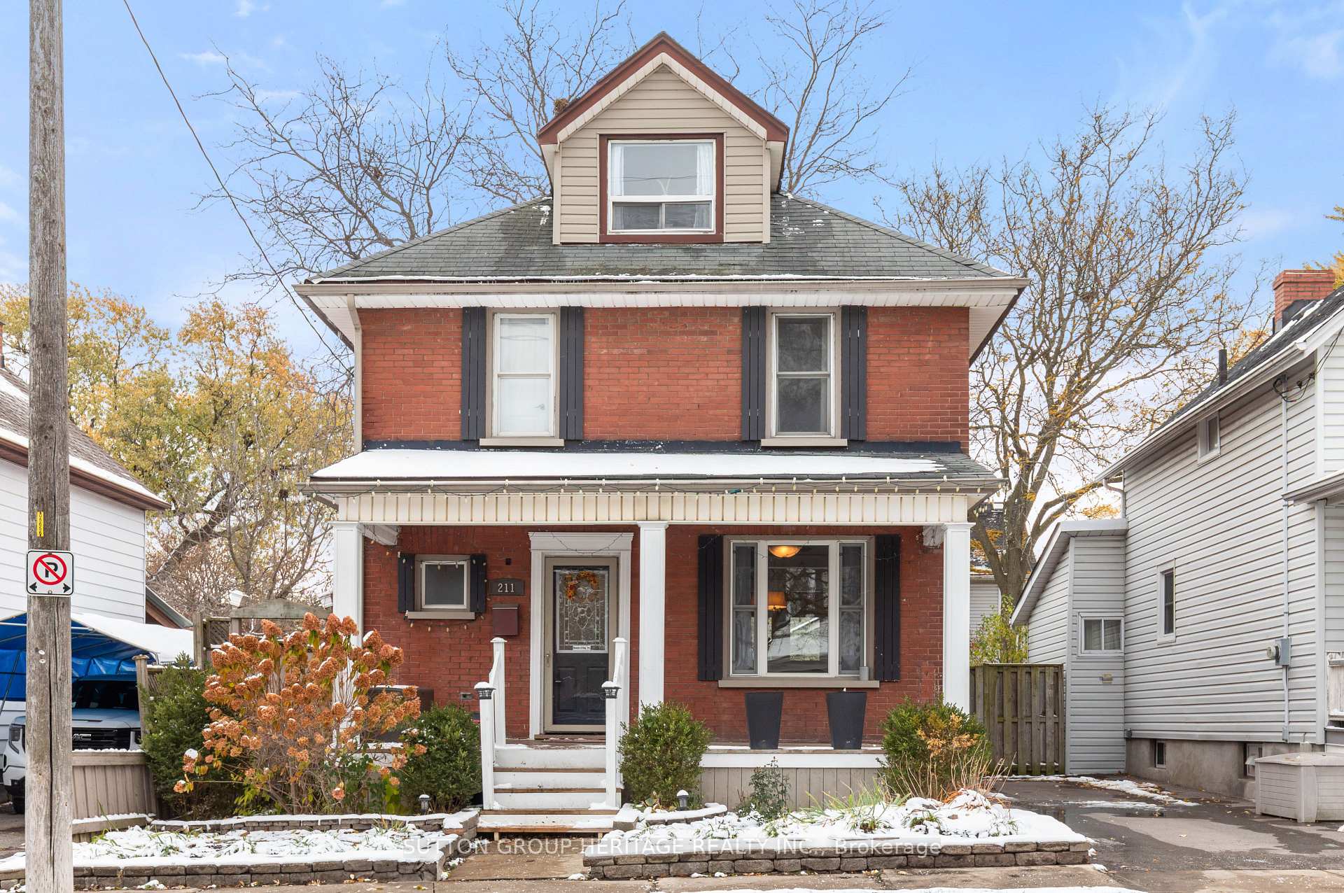 Photo 2 of 211 Gliddon Avenue, Oshawa, Central — HOMEH