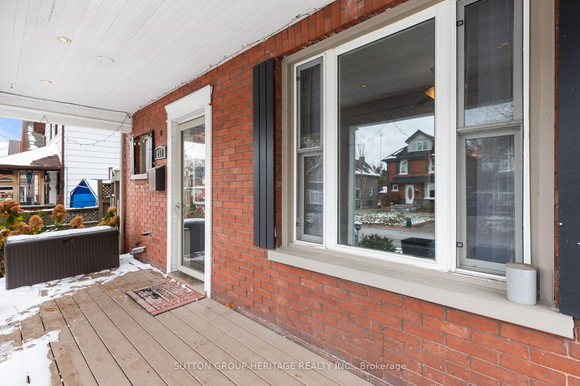 Photo 6 of 211 Gliddon Avenue, Oshawa, Central — HOMEH