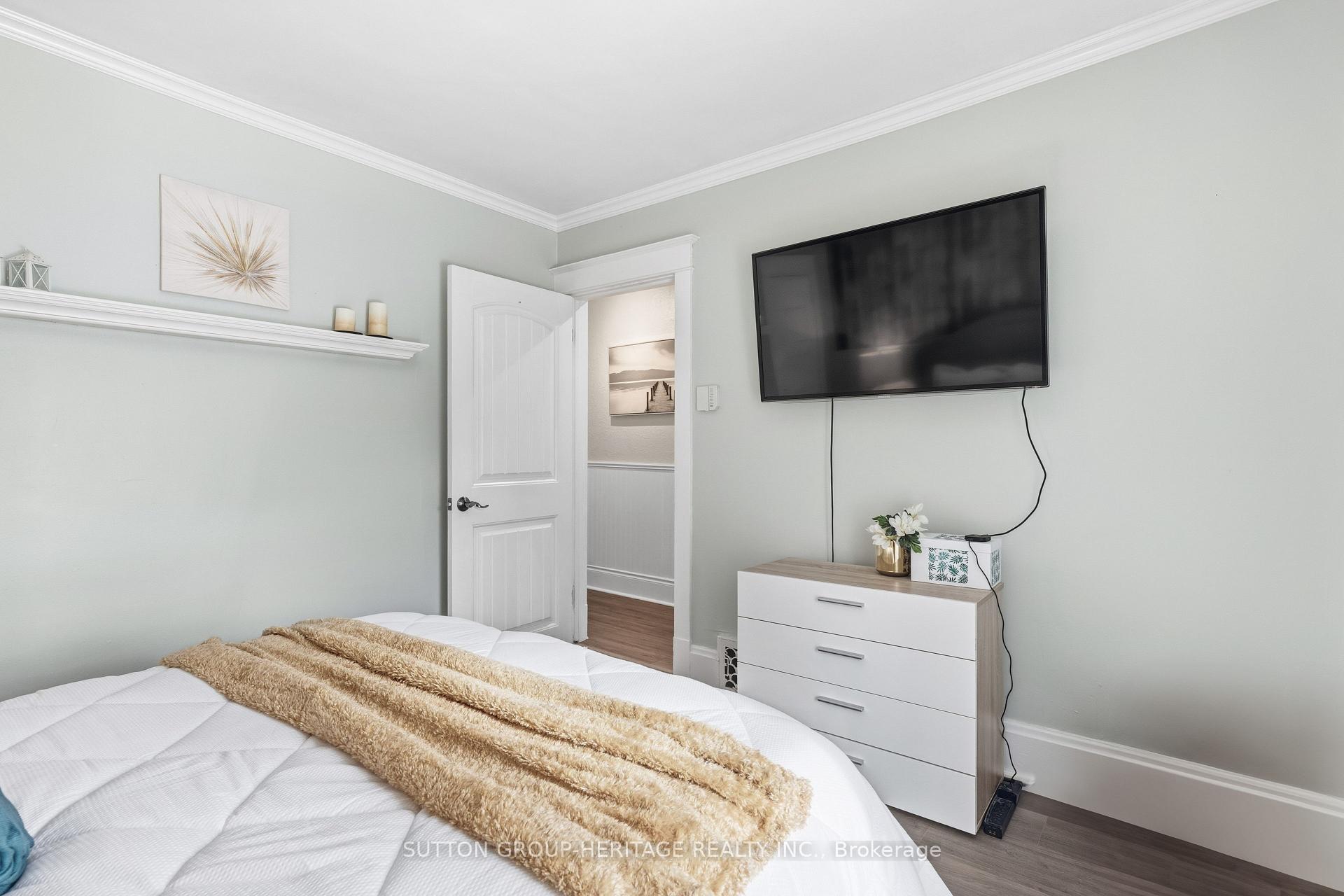Photo 30 of 211 Gliddon Avenue, Oshawa, Central — HOMEH