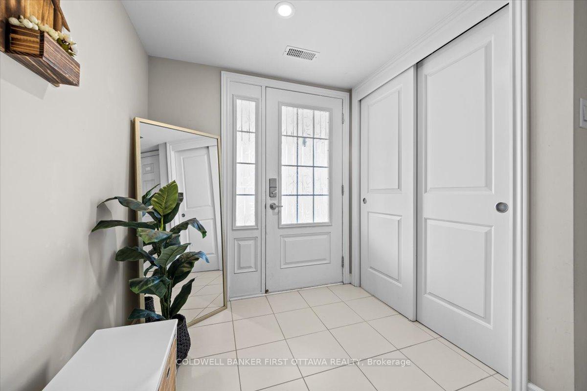 Photo 4 of 329 Citrine Street, Ottawa, Avalon West — HOMEH