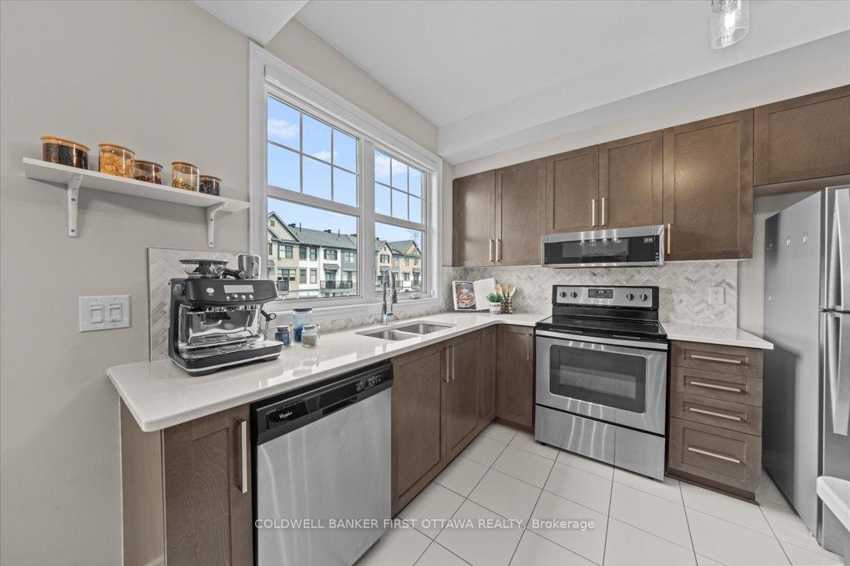 Photo 14 of 329 Citrine Street, Ottawa, Avalon West — HOMEH