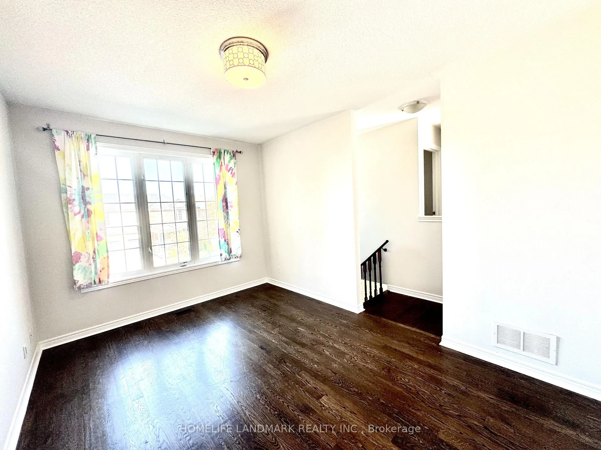 Photo 2 of 113 Mynden Way, Newmarket, Woodland Hill — HOMEH