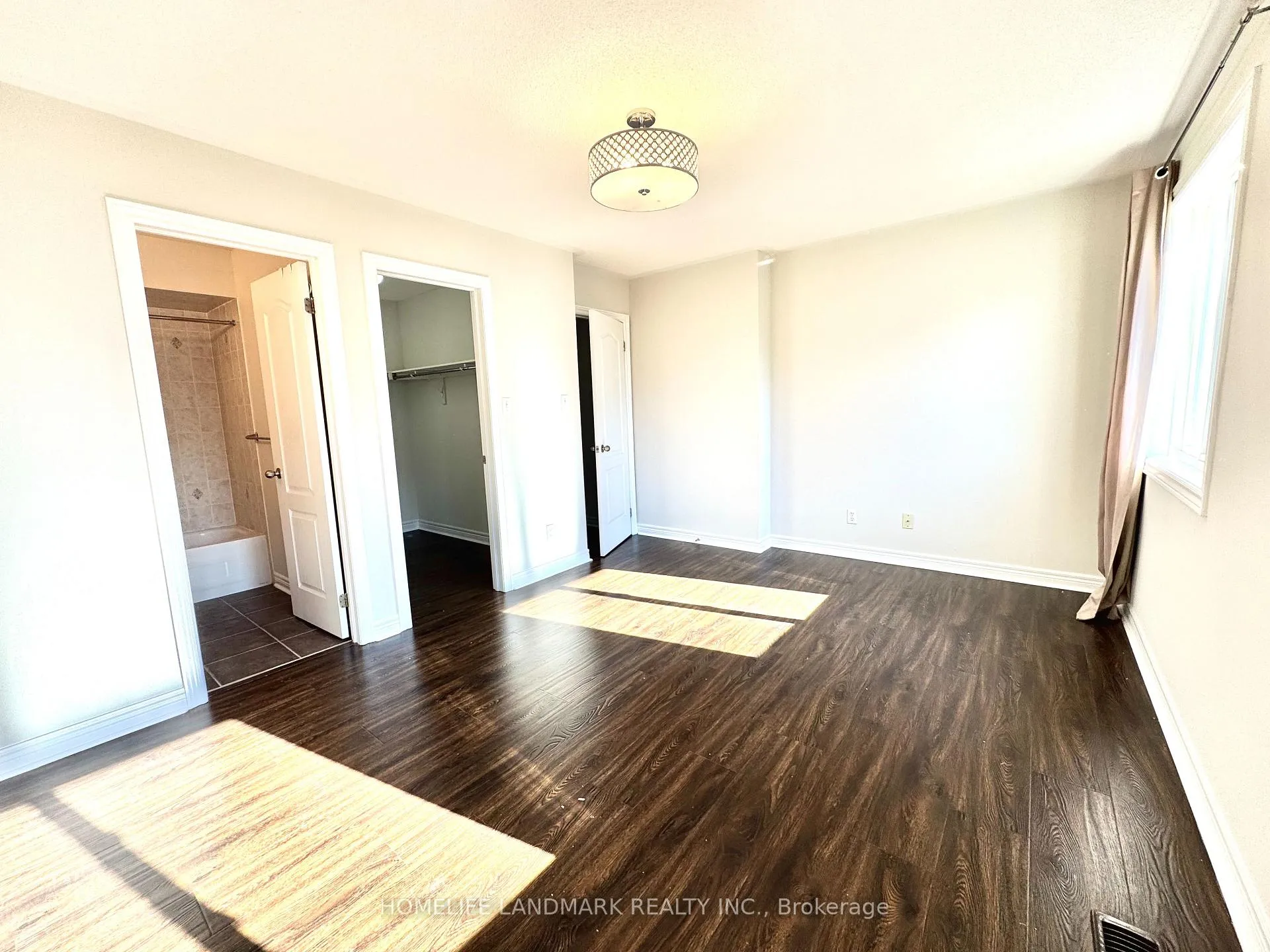Photo 3 of 113 Mynden Way, Newmarket, Woodland Hill — HOMEH