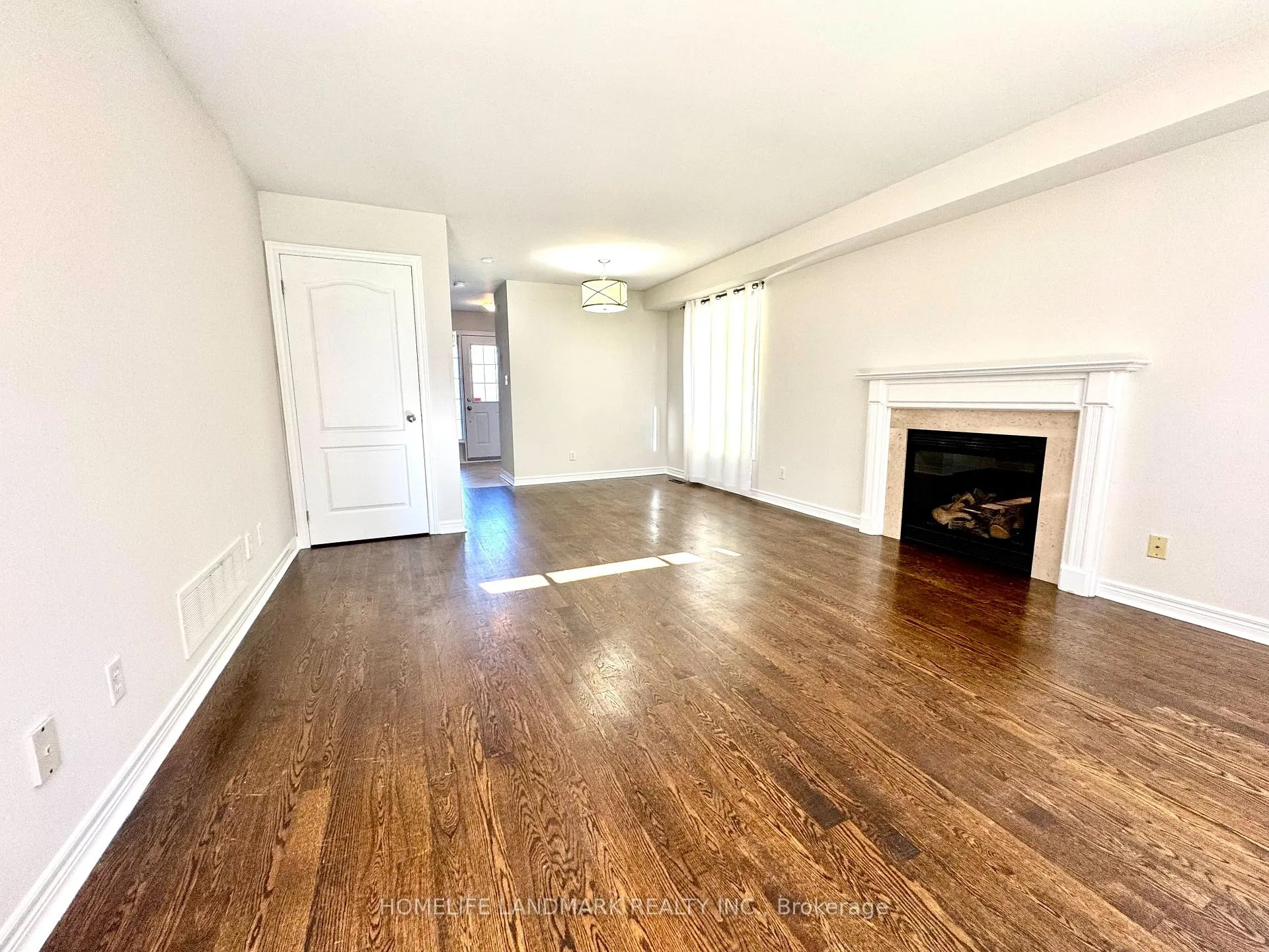 Photo 8 of 113 Mynden Way, Newmarket, Woodland Hill — HOMEH