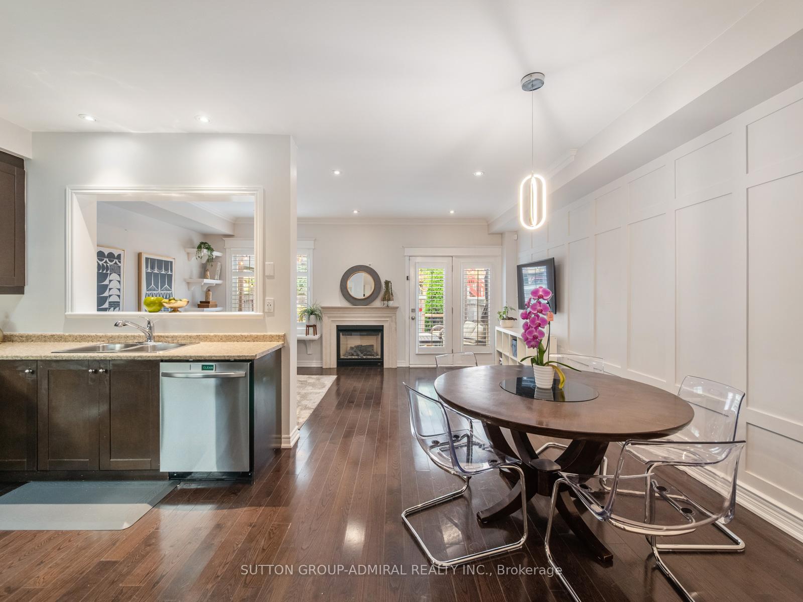 Photo 4 of 362 William Dunn Crescent, Newmarket, Summerhill Estates — HOMEH