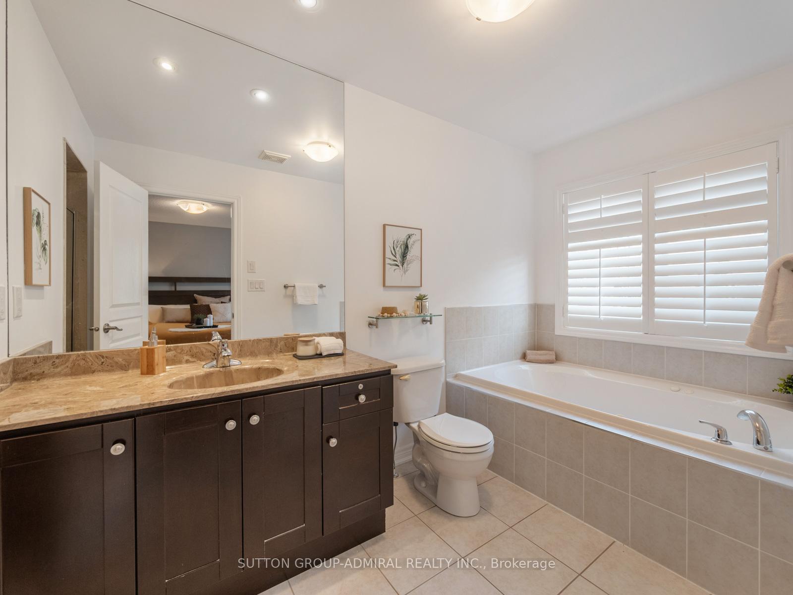 Photo 14 of 362 William Dunn Crescent, Newmarket, Summerhill Estates — HOMEH