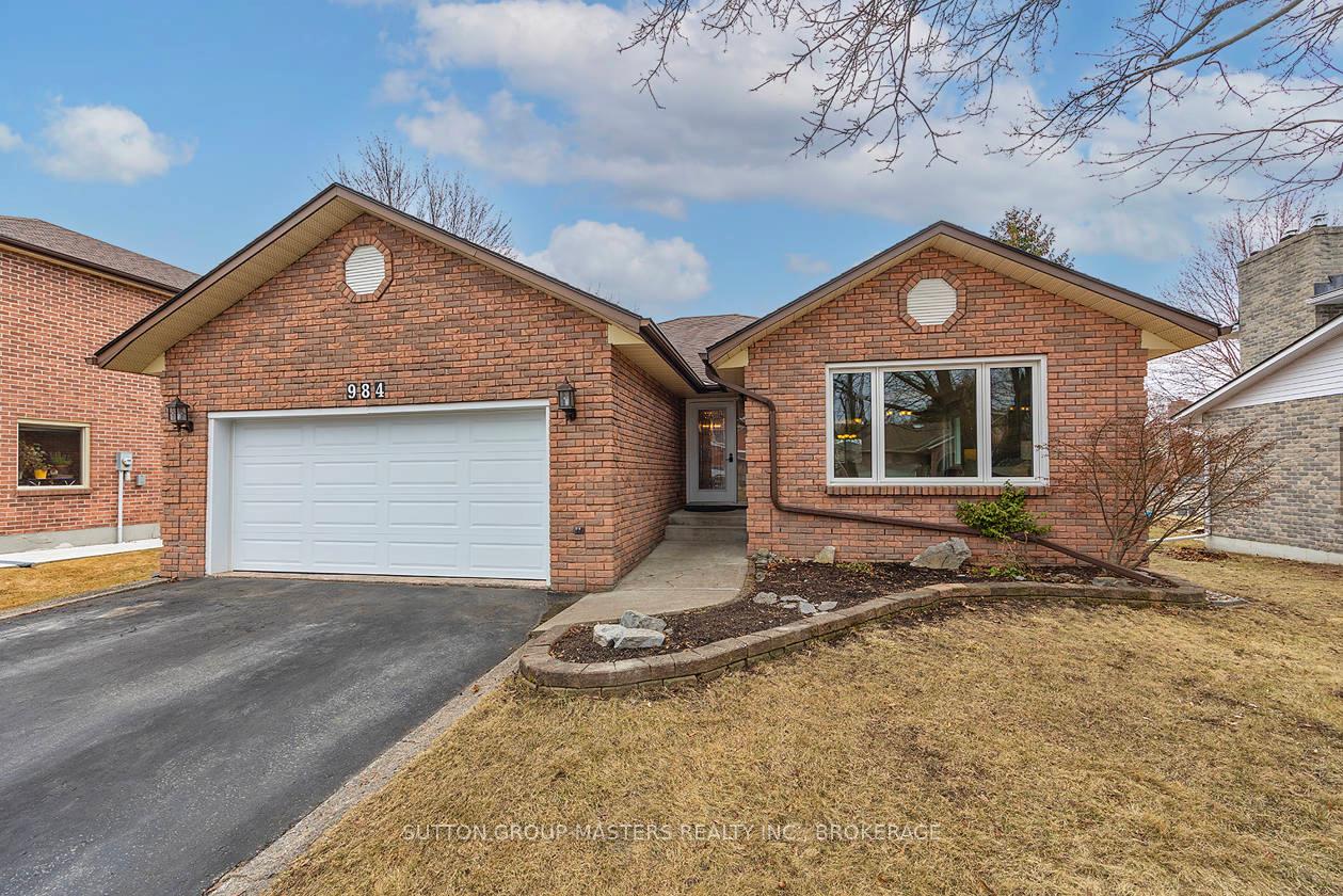Photo 1 of 984 Ambleside Crescent, Kingston, North of Taylor-Kidd Blvd — HOMEH