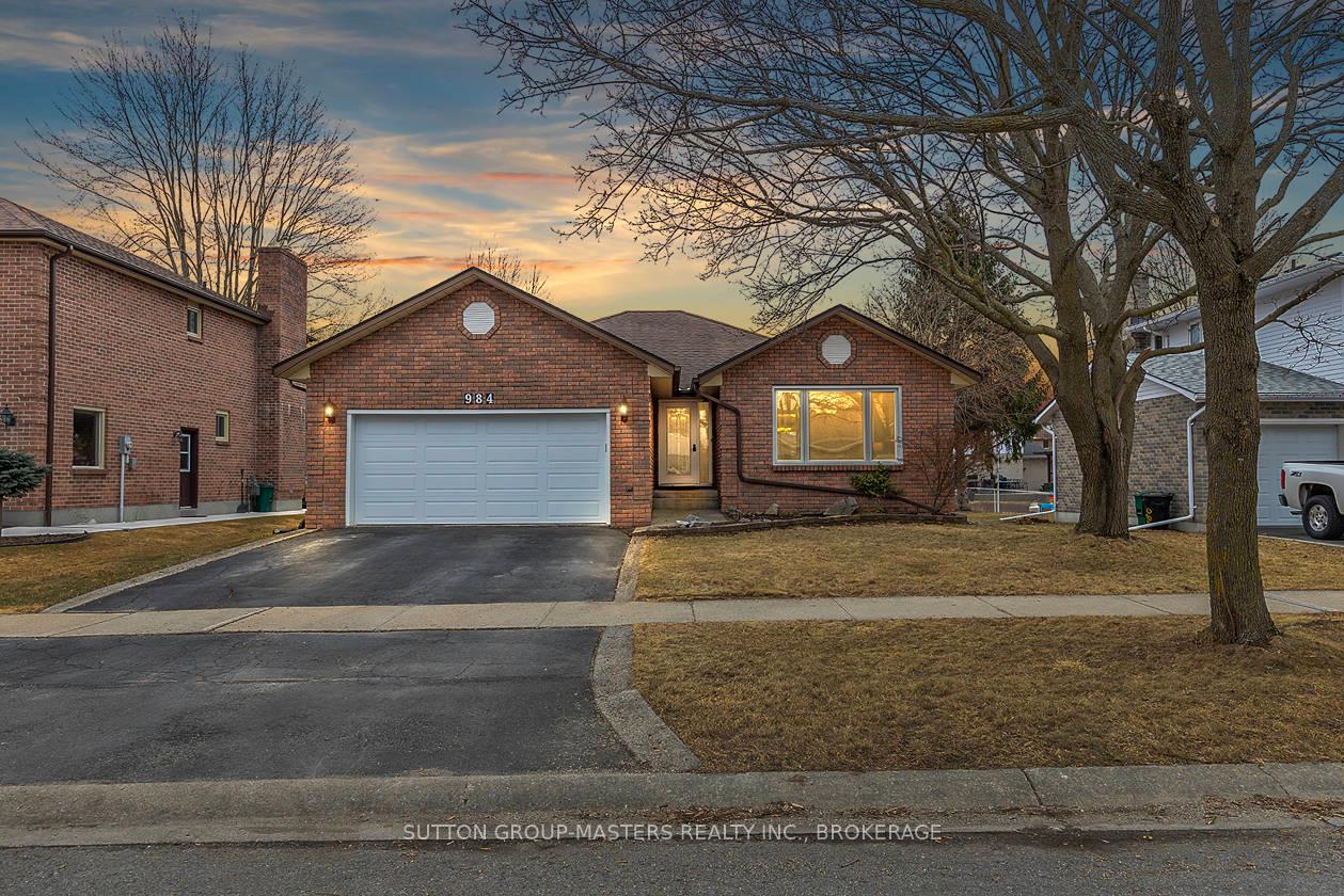 Photo 2 of 984 Ambleside Crescent, Kingston, North of Taylor-Kidd Blvd — HOMEH