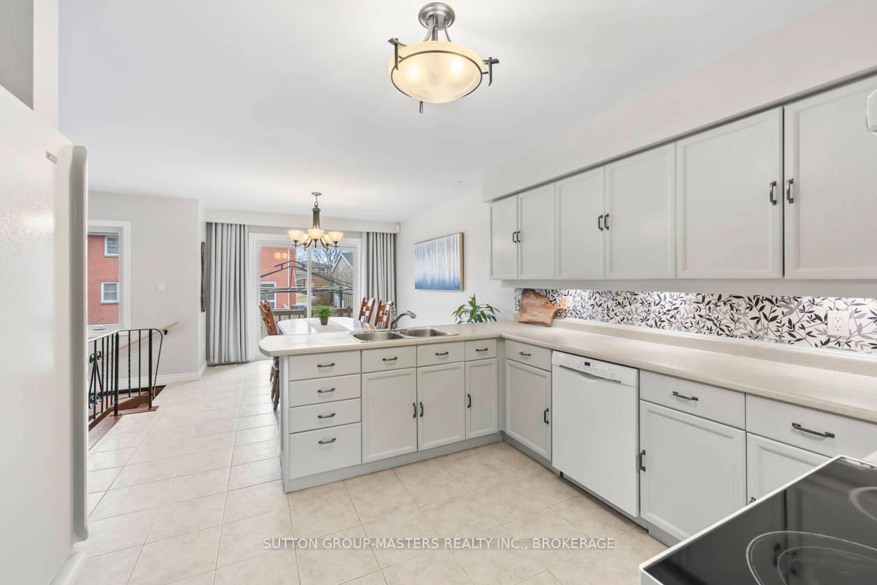 Photo 7 of 984 Ambleside Crescent, Kingston, North of Taylor-Kidd Blvd — HOMEH