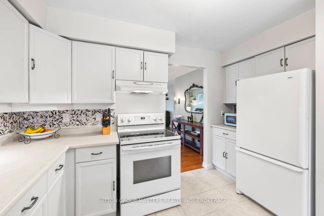 Photo 10 of 984 Ambleside Crescent, Kingston, North of Taylor-Kidd Blvd — HOMEH