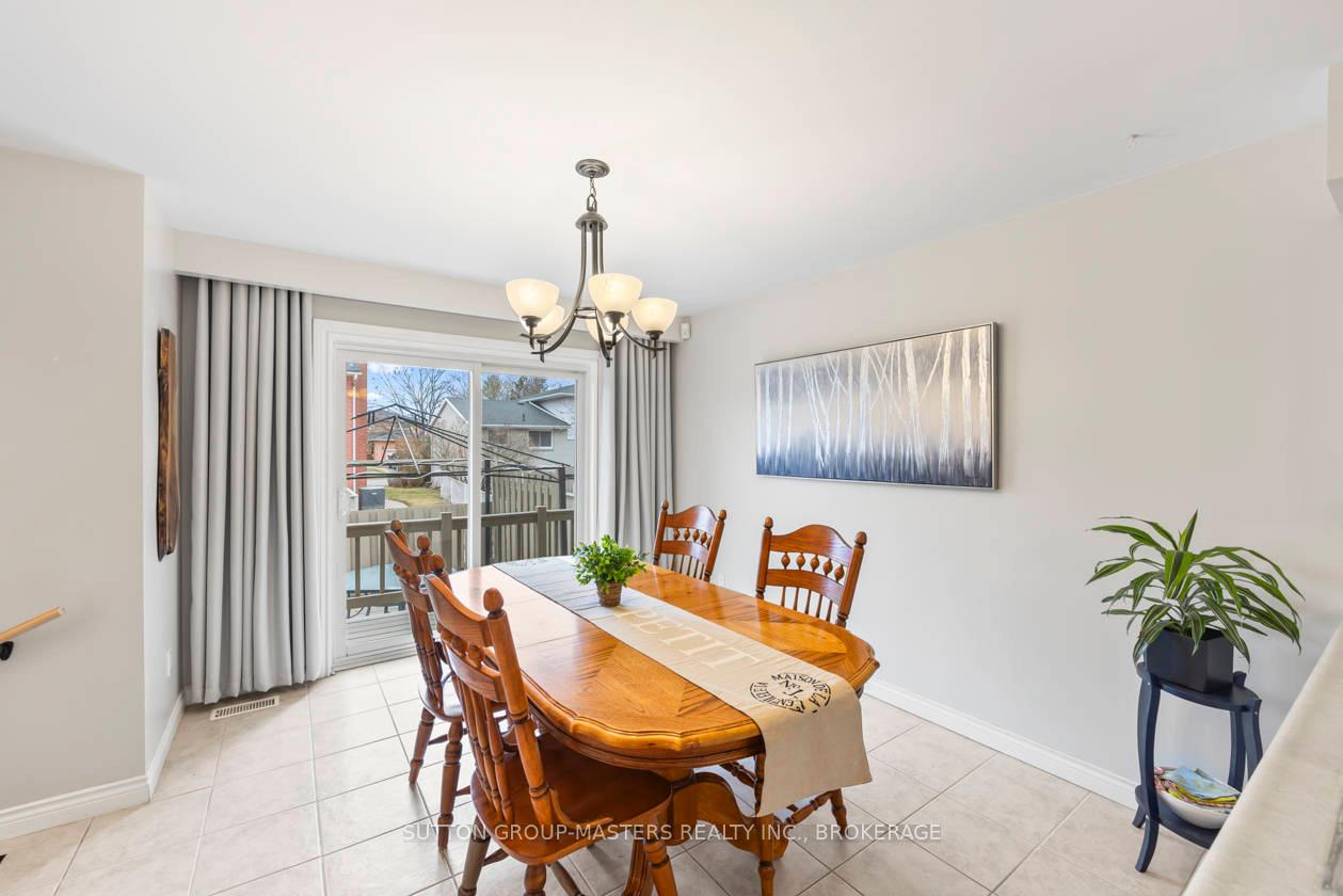 Photo 13 of 984 Ambleside Crescent, Kingston, North of Taylor-Kidd Blvd — HOMEH
