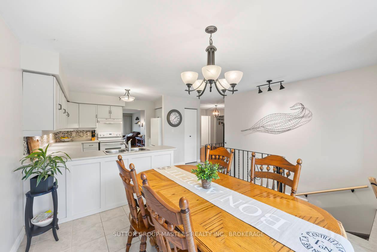 Photo 14 of 984 Ambleside Crescent, Kingston, North of Taylor-Kidd Blvd — HOMEH