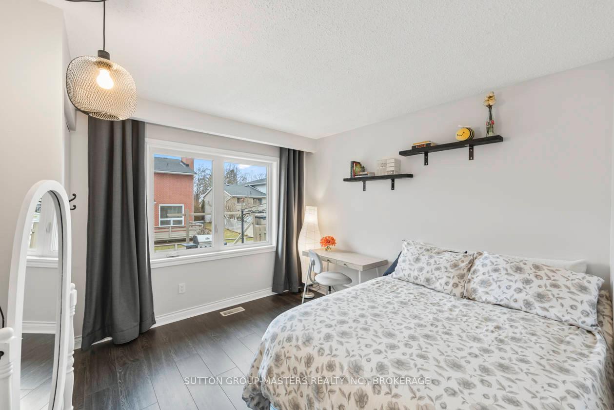 Photo 15 of 984 Ambleside Crescent, Kingston, North of Taylor-Kidd Blvd — HOMEH