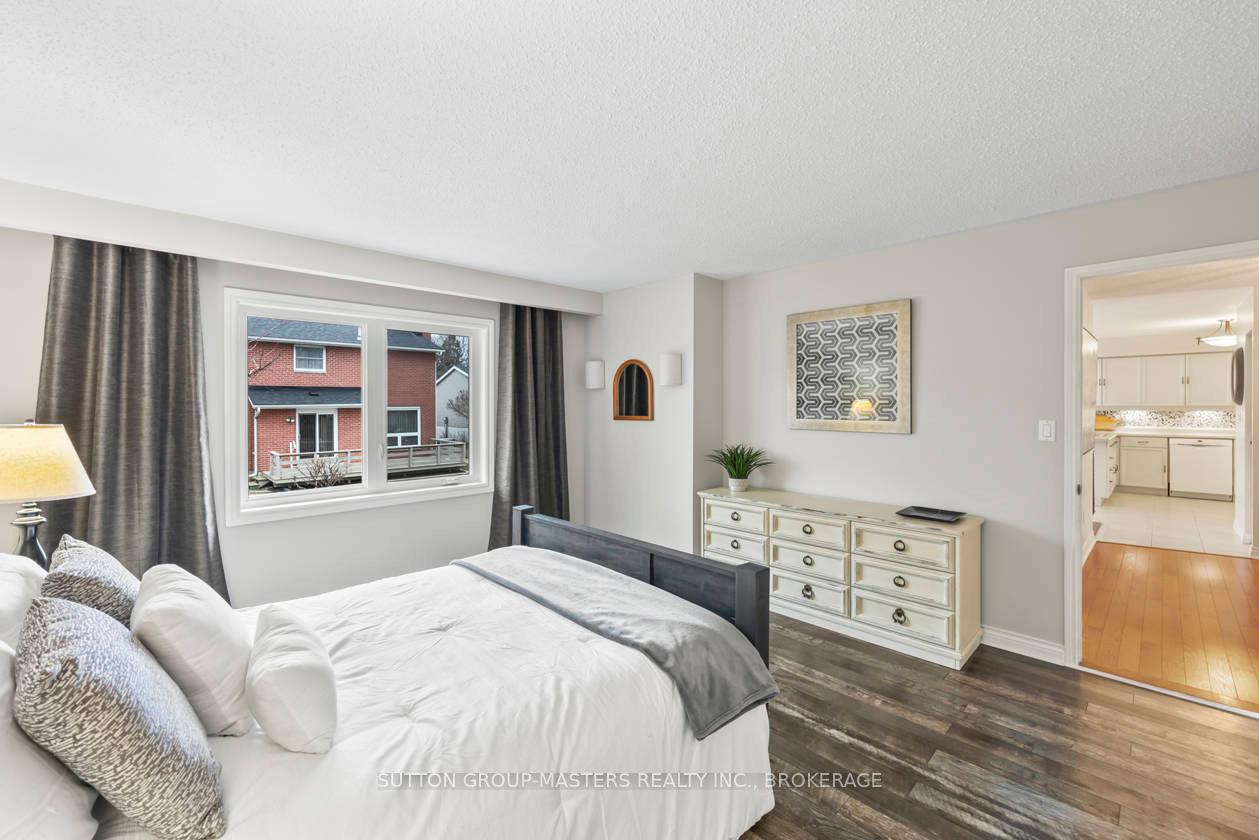Photo 18 of 984 Ambleside Crescent, Kingston, North of Taylor-Kidd Blvd — HOMEH