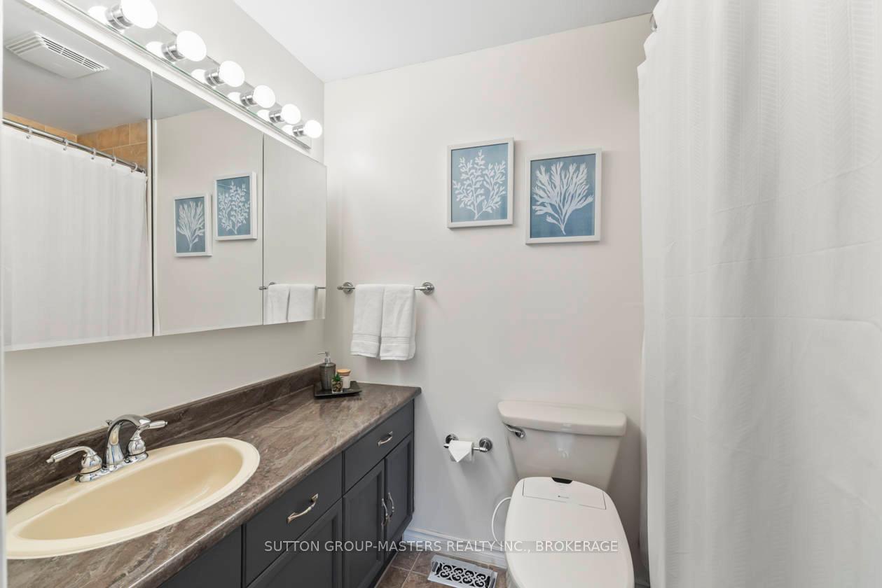 Photo 20 of 984 Ambleside Crescent, Kingston, North of Taylor-Kidd Blvd — HOMEH