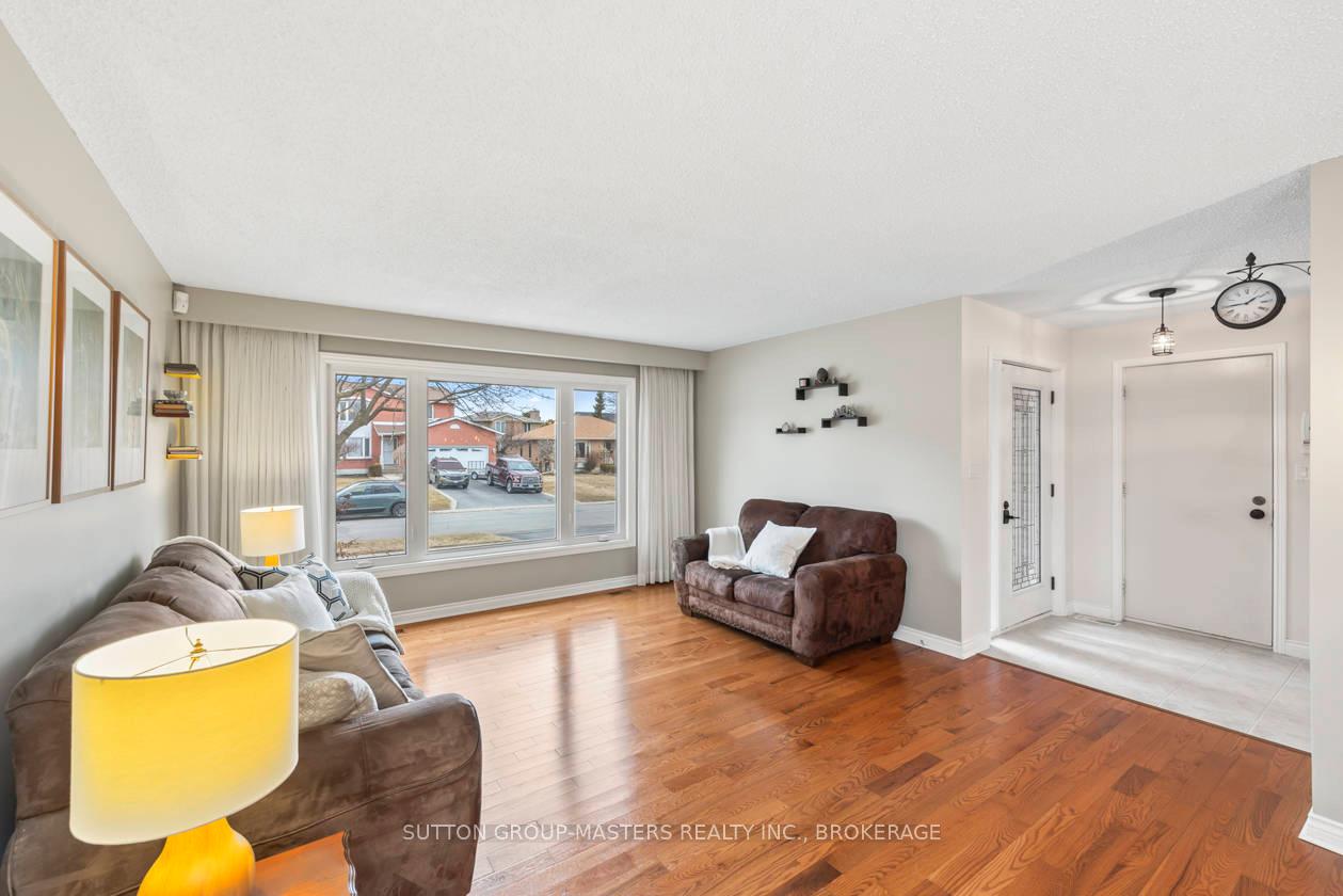 Photo 25 of 984 Ambleside Crescent, Kingston, North of Taylor-Kidd Blvd — HOMEH