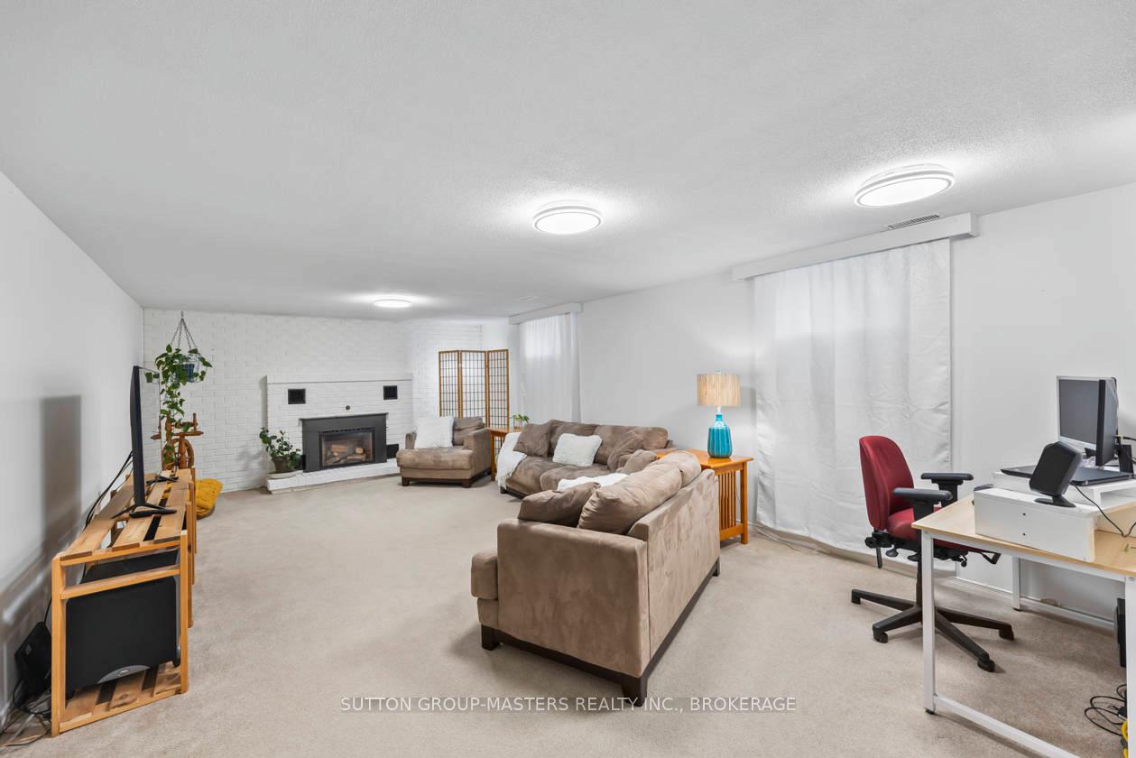 Photo 29 of 984 Ambleside Crescent, Kingston, North of Taylor-Kidd Blvd — HOMEH