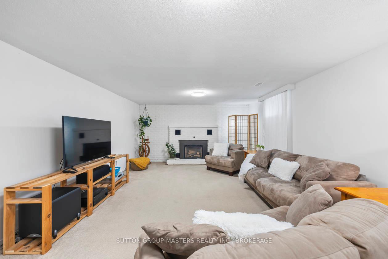 Photo 30 of 984 Ambleside Crescent, Kingston, North of Taylor-Kidd Blvd — HOMEH
