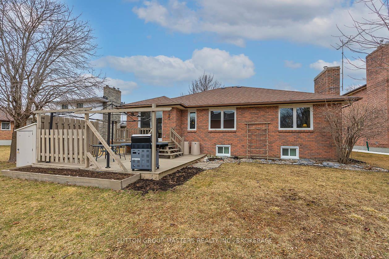 Photo 41 of 984 Ambleside Crescent, Kingston, North of Taylor-Kidd Blvd — HOMEH