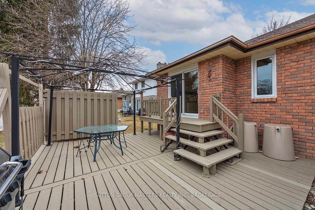 Photo 43 of 984 Ambleside Crescent, Kingston, North of Taylor-Kidd Blvd — HOMEH
