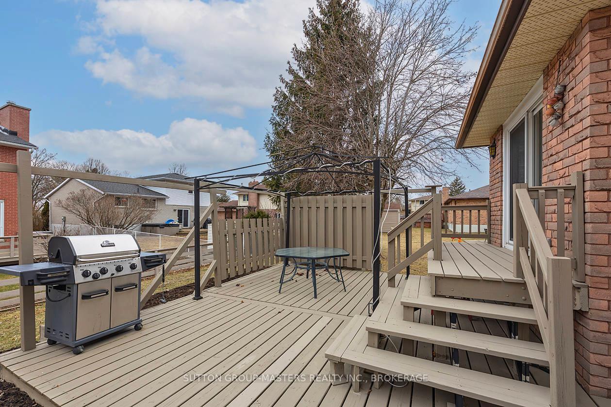 Photo 45 of 984 Ambleside Crescent, Kingston, North of Taylor-Kidd Blvd — HOMEH