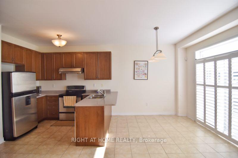 Photo 2 of 51 Tidewater Street, Markham, Wismer — HOMEH