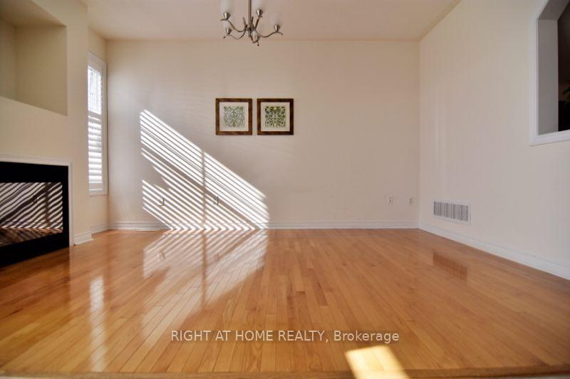 Photo 4 of 51 Tidewater Street, Markham, Wismer — HOMEH