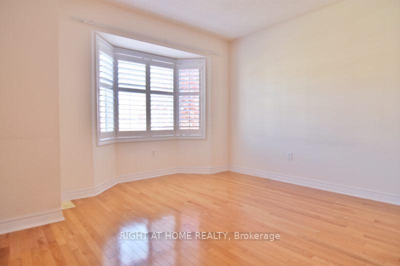 Photo 5 of 51 Tidewater Street, Markham, Wismer — HOMEH