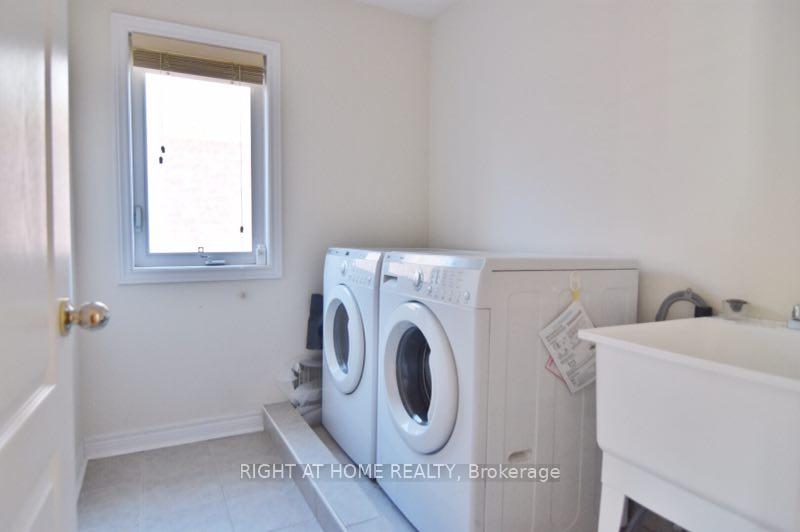 Photo 12 of 51 Tidewater Street, Markham, Wismer — HOMEH