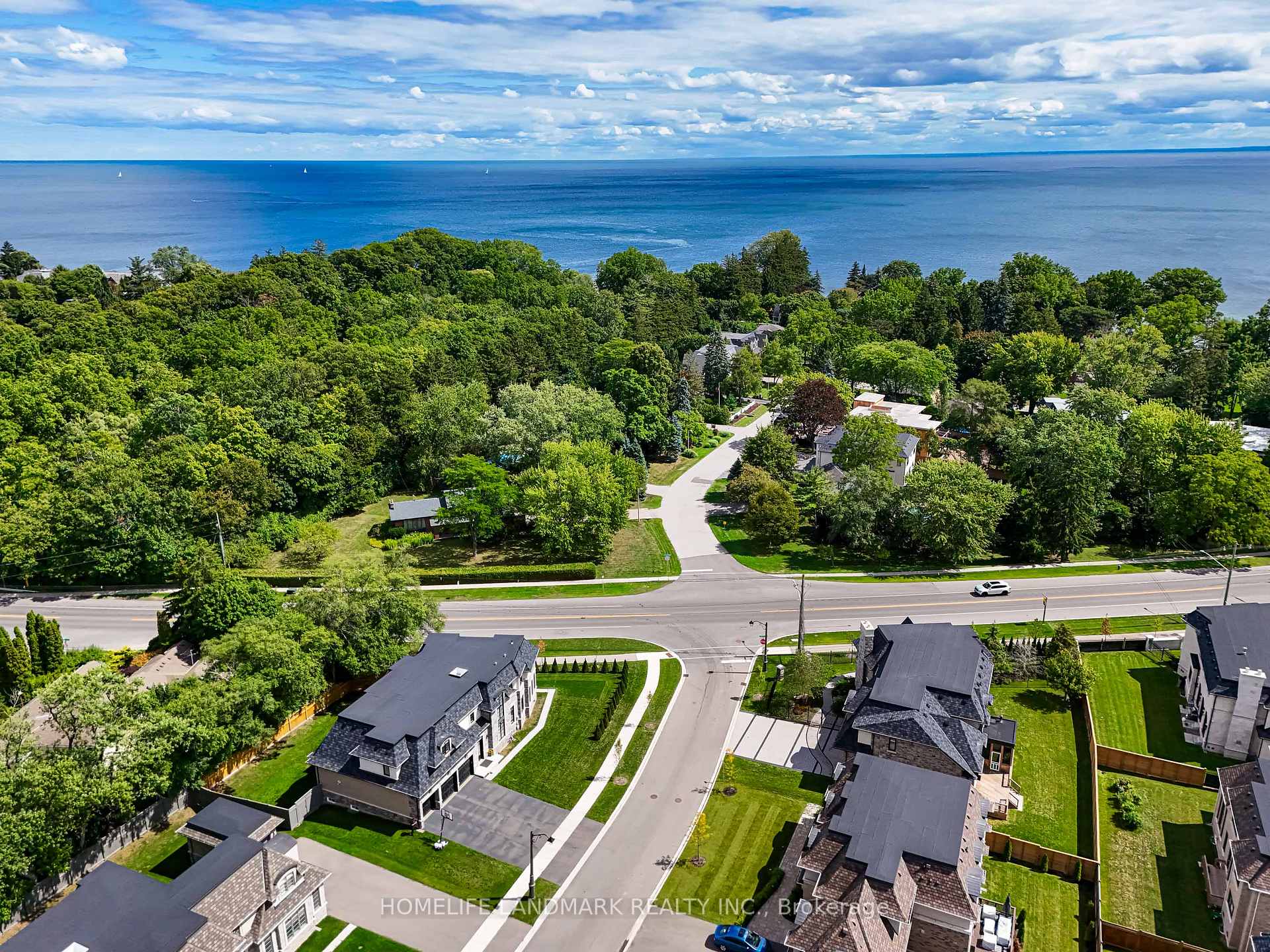 Front of 1199 Lakeshore Road W