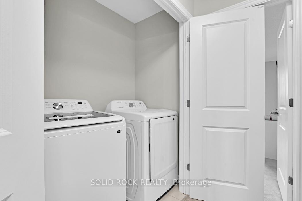 Photo 18 of 39 Jargeau Road, Ottawa, Chapel Hill South - Orleans Village — HOMEH