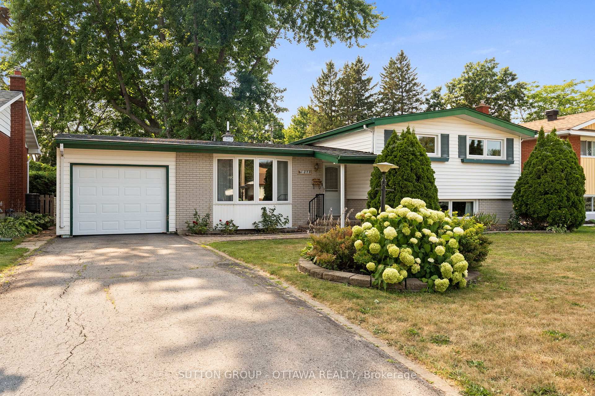 Photo 2 of 1370 Sault Street, Ottawa, Bilberry Creek/Queenswood Heights — HOMEH