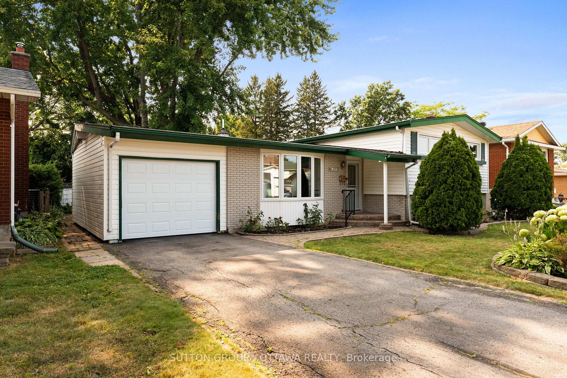 Photo 3 of 1370 Sault Street, Ottawa, Bilberry Creek/Queenswood Heights — HOMEH