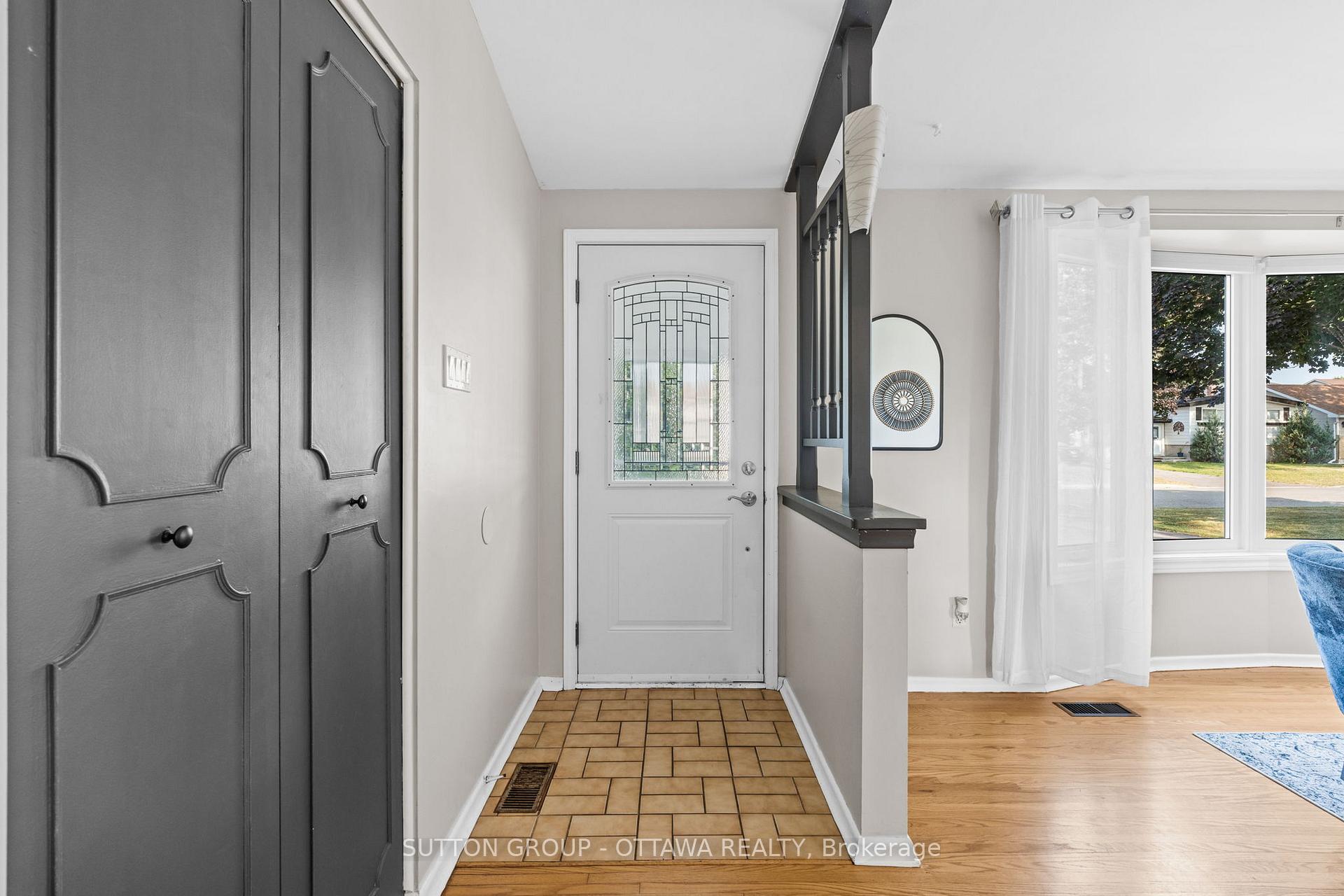 Photo 5 of 1370 Sault Street, Ottawa, Bilberry Creek/Queenswood Heights — HOMEH