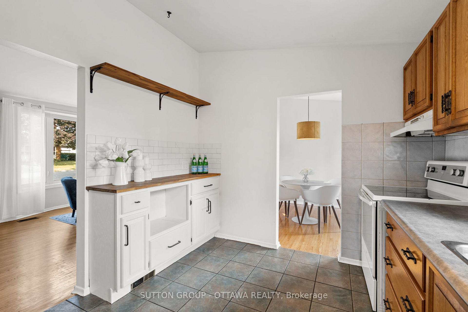 Photo 14 of 1370 Sault Street, Ottawa, Bilberry Creek/Queenswood Heights — HOMEH