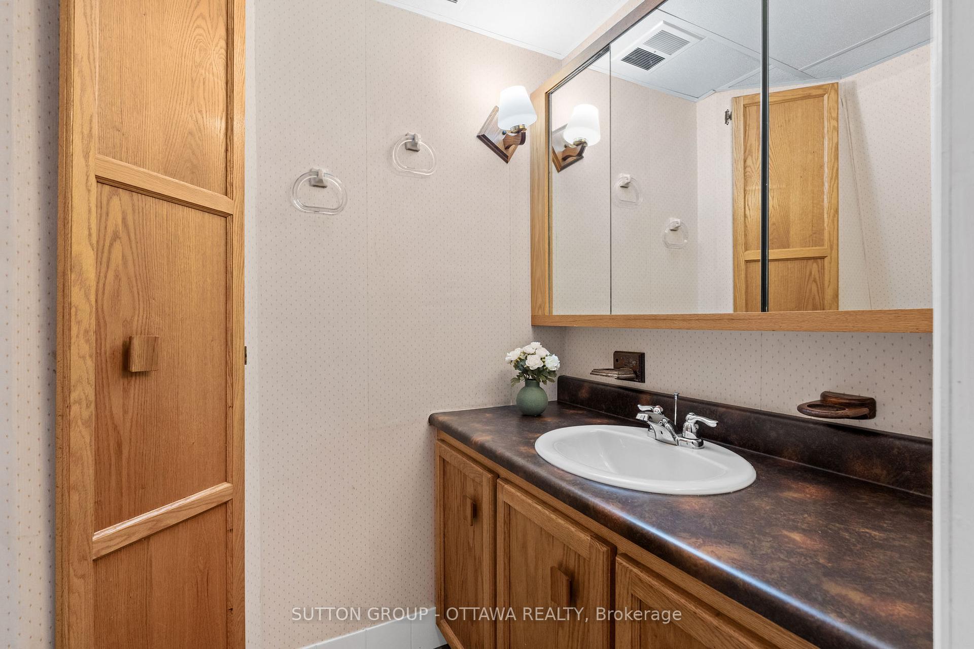 Photo 34 of 1370 Sault Street, Ottawa, Bilberry Creek/Queenswood Heights — HOMEH