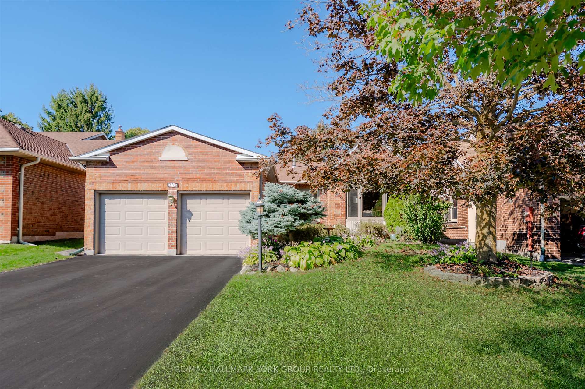 Photo 5 of 332 John Bowser Crescent, Newmarket, Glenway Estates — HOMEH