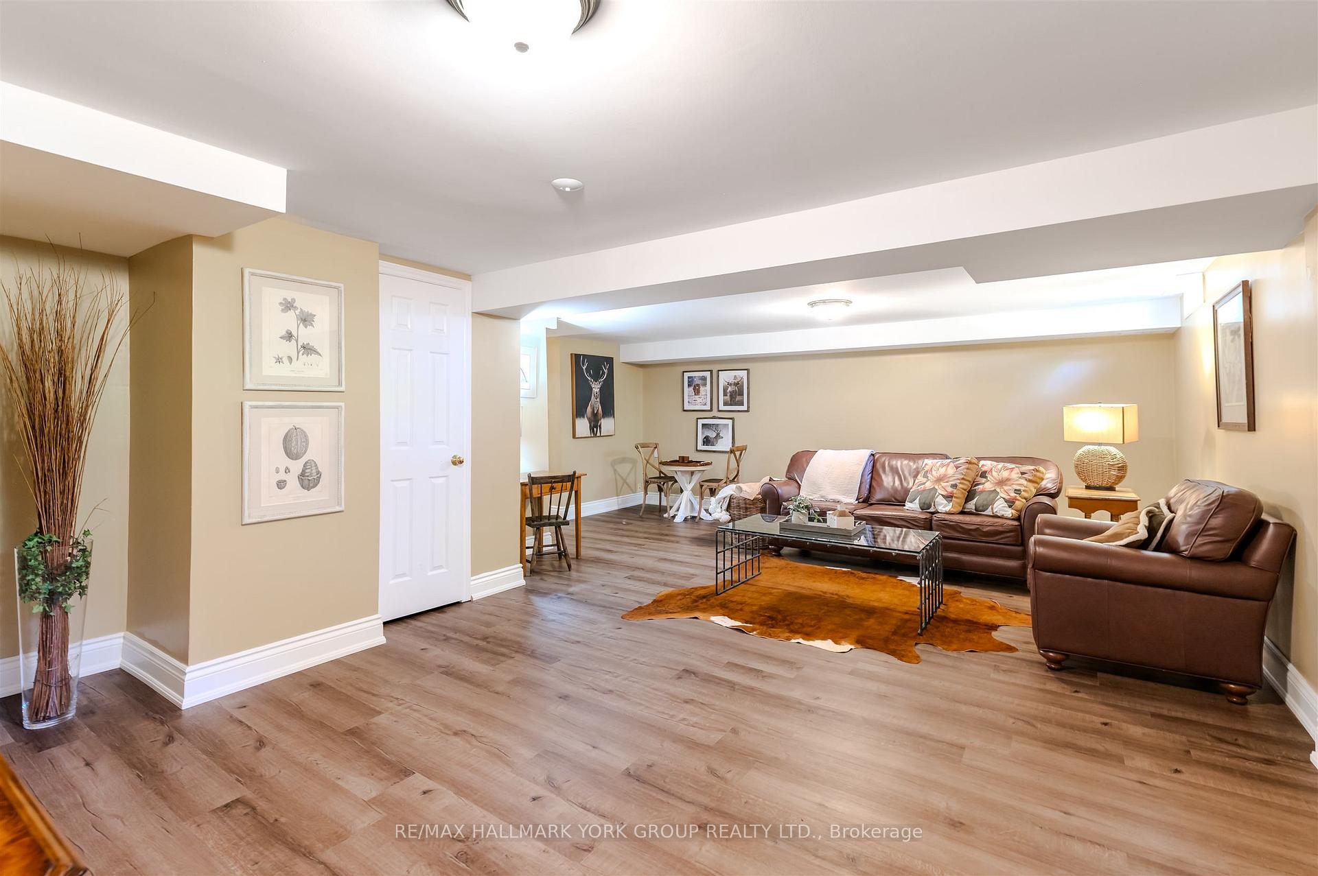 Photo 26 of 332 John Bowser Crescent, Newmarket, Glenway Estates — HOMEH