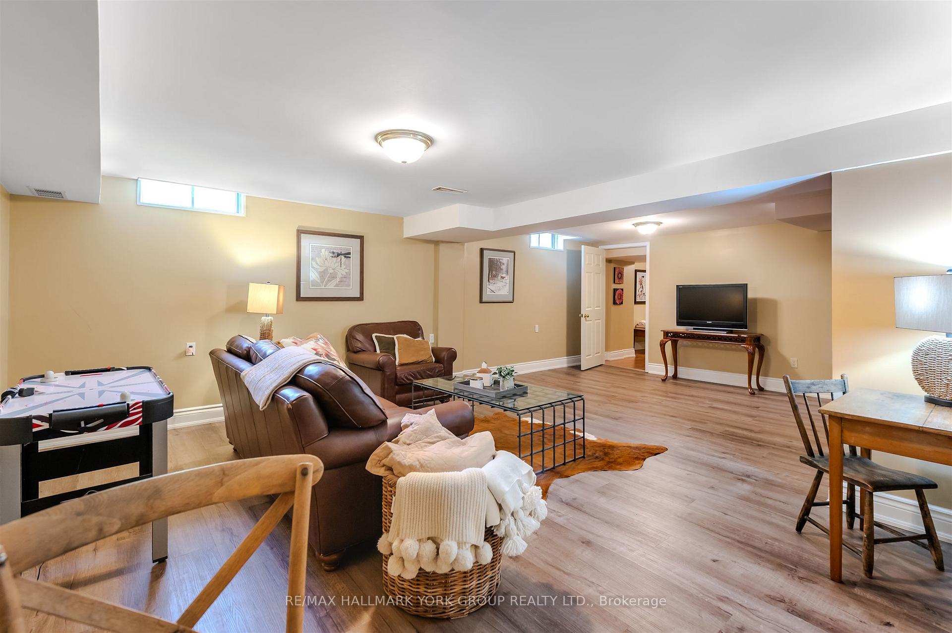 Photo 27 of 332 John Bowser Crescent, Newmarket, Glenway Estates — HOMEH