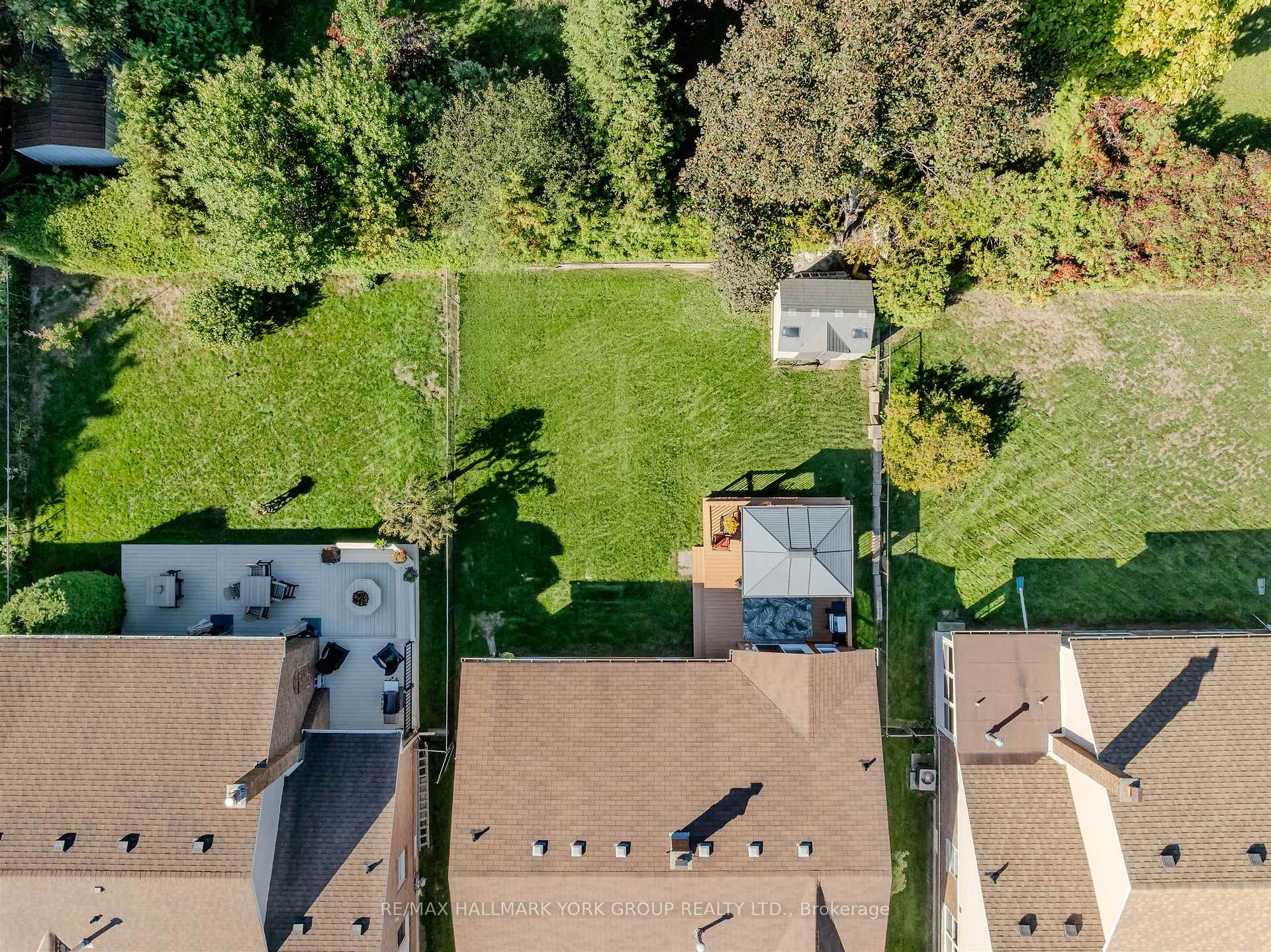 Photo 35 of 332 John Bowser Crescent, Newmarket, Glenway Estates — HOMEH