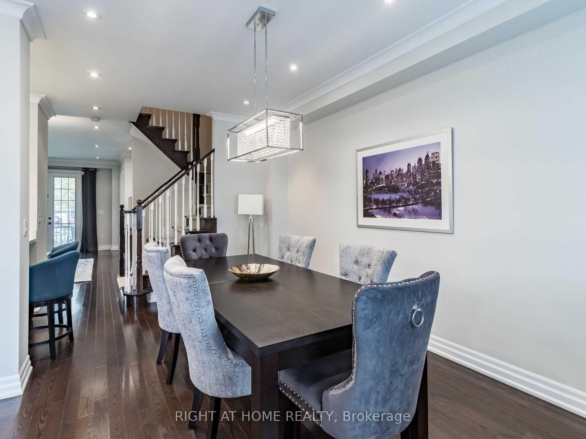 Photo 4 of 2521 Postmaster Drive, Oakville, Westmount — HOMEH