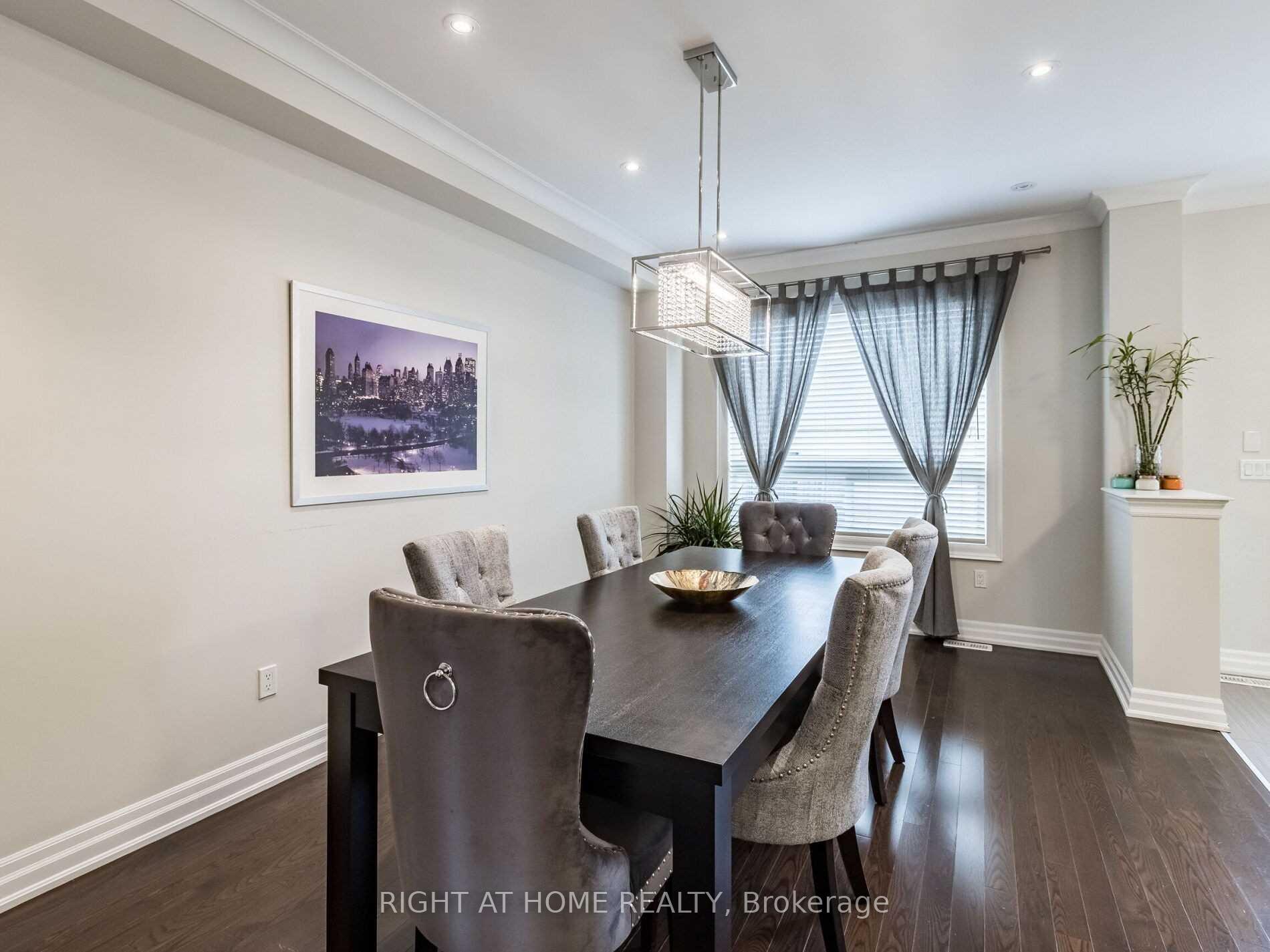 Photo 5 of 2521 Postmaster Drive, Oakville, Westmount — HOMEH