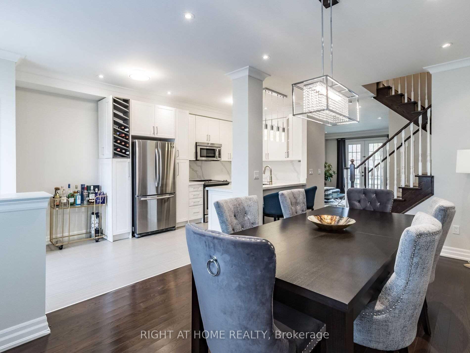 Photo 6 of 2521 Postmaster Drive, Oakville, Westmount — HOMEH