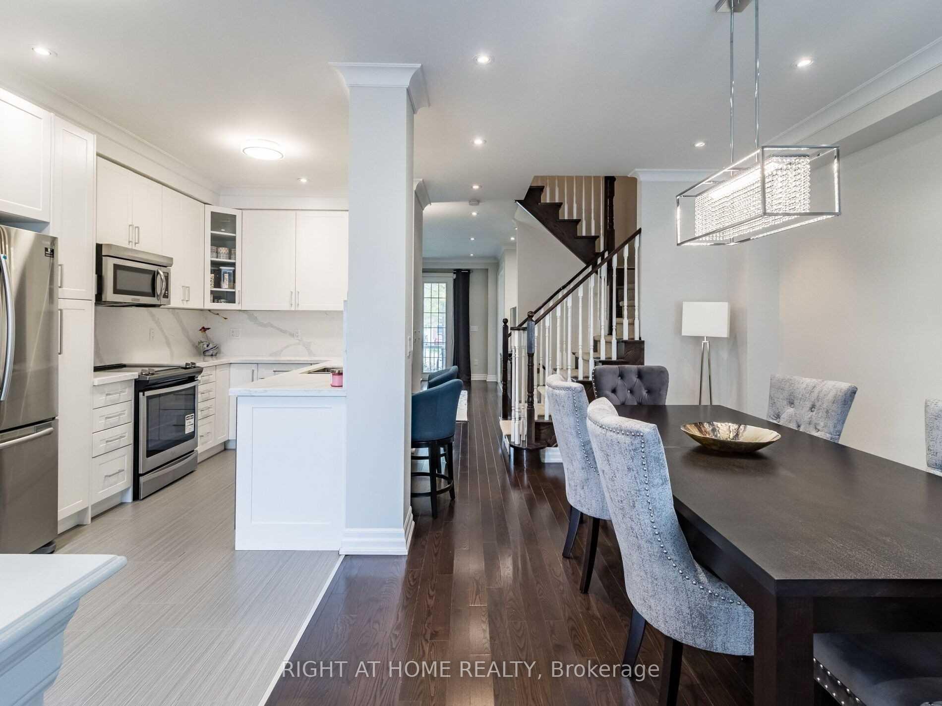 Photo 7 of 2521 Postmaster Drive, Oakville, Westmount — HOMEH